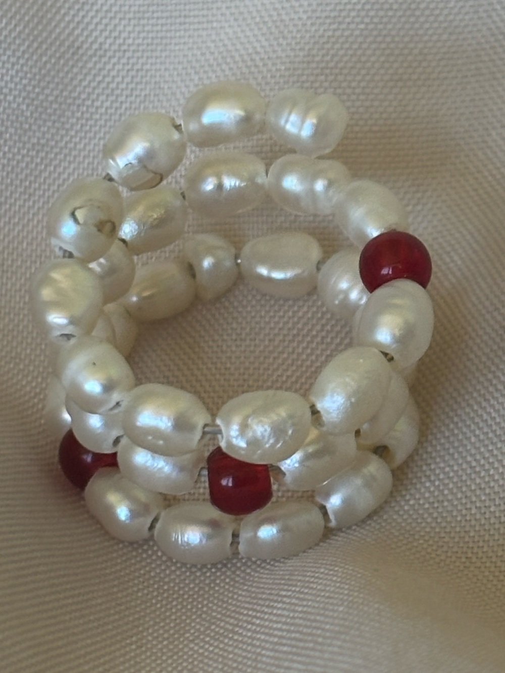 GARNET RICE PEARL RING Red White Adjustable Vtg Wrap-around - Picture 4 of 4